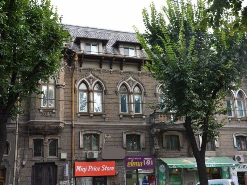 Armeneasca - Universitate  - 6 camere stradal, locatie deosebita